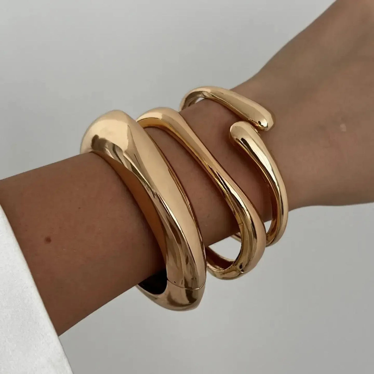 Vintage Sculpted Cuff Bracelet – Bold Gold & Silver Statement Jewelry